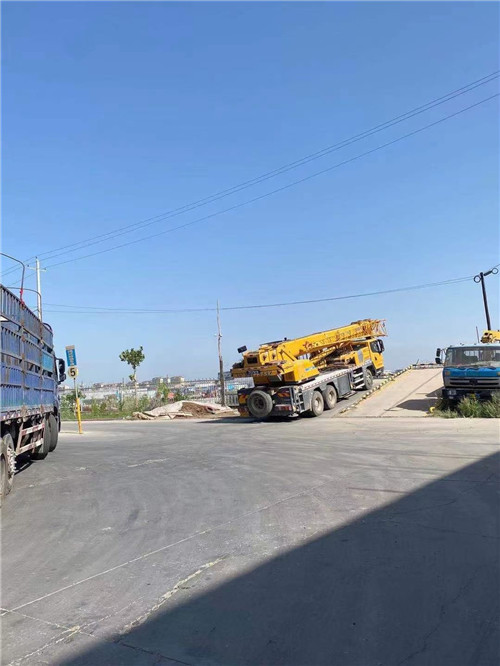 建始县25吨吊车的租赁价格大概是多少？