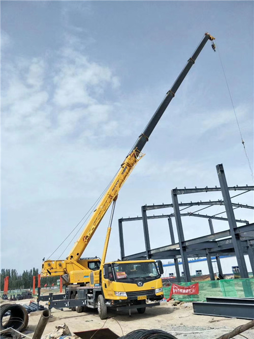 建始县超高层建筑钢结构吊装案例